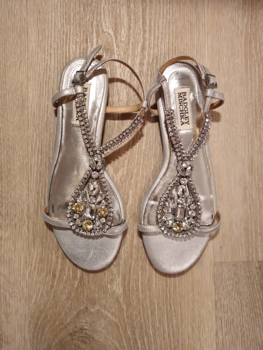 Badgley Mischka Silver Jeweled T-Strap Sandals Size 7.5